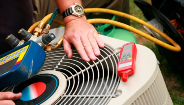 Ac Maintenance Technician Performing Tune Up